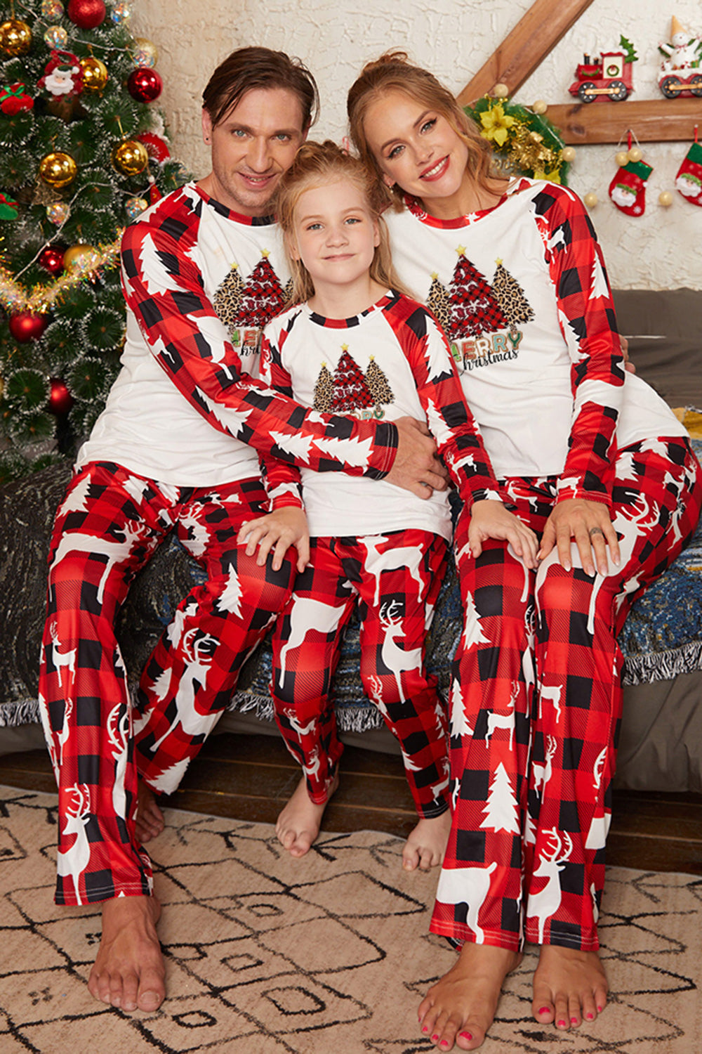 MERRY CHRISTMAS Graphic Top and Pants Sleepwear Set